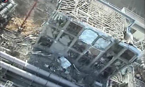 У 4-го энергоблока АЭС «Фукусима-1» сегодня прогремел мощный взрыв