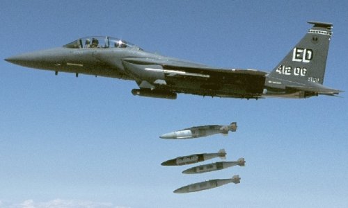 Авиация НАТО снова бомбит столичную резиденцию Муамара Каддафи «Баб-эль-Азизия»
