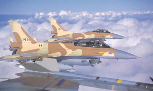 Израильские ВВС поразили две цели в секторе Газа
