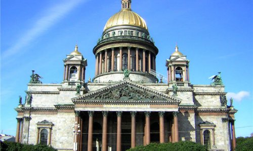 В Петербурге турист упал с Исаакиевского собора