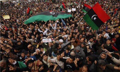 На улицах Триполи начались акции протеста против Каддафи