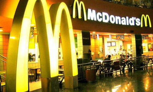 При обрушении потолка в ресторане McDonalds ранены 14 человек