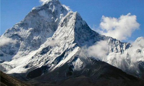 Самолет совершавший экскурсионный полет к Эвересту разбился, погибли 17 человек