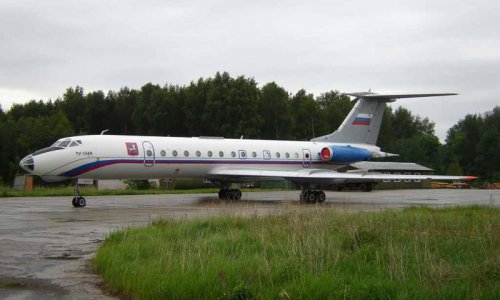 В Новом Уренгое самолет Ту-134 экстренно прервал взлет
