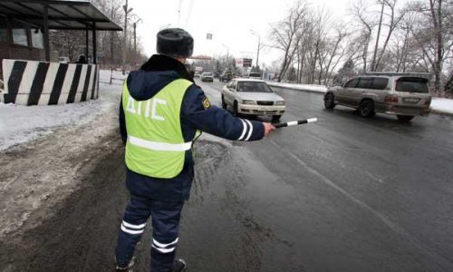 В Ленинградской области на автотрассе Киссолово: автомобиль «Фольксваген» наехал на колонну солдат