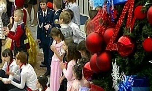 Медведевы поздравили юных россиян с наступающим Новым Годом и Рождеством