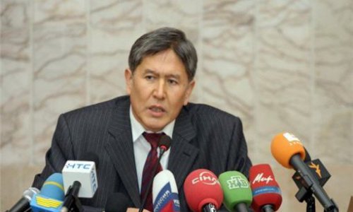Алмазбек Атамбаев заявил, что авиабазу США на территории Киргизии надо закрыть