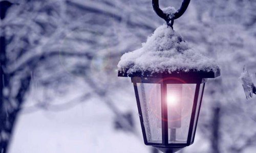 Москвичей ждет теплая и снежная погода в новогоднюю ночь