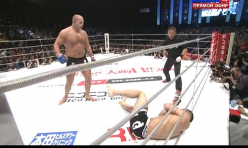 Фёдор Емельяненко нокаутировал Сатоши Ишии в первом раунде (видео)