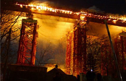 Ущерб от пожара на мосту через бухту Золотой Рог составил свыше 14 миллионов рублей