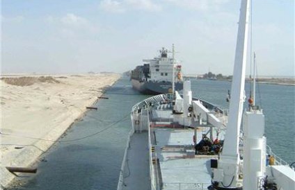 Два корабля ВМС Ирана прошли через Суэцкий канал