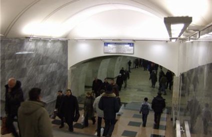 В московском метро задержан четвертый за неделю приезжий со следами гексогена на руках