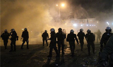 Беспорядки вспыхнули сегодня на центральной площади Афин