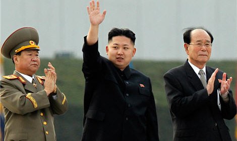 К 100-летию со дня рождения Ким Ир Сена на площади столицы КНДР прошел масштабный парад