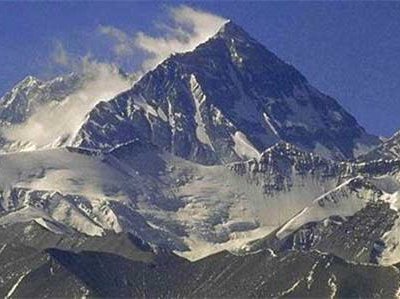 В Непале после восхождения на Эверест трое альпинистов погибли, двое пропали