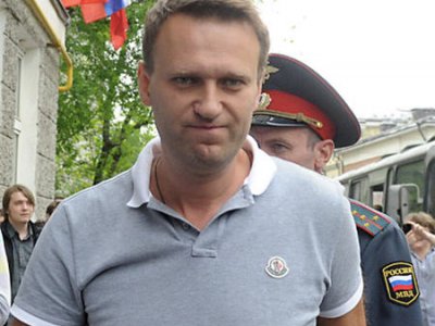 У оппозиционера Алексея Навального дома проходит обыск