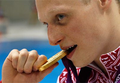 Российский прыгун в воду Илья Захаров завоевал первую для страны олимпийскую медаль