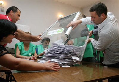 После предварительного подсчета голосов на выборах в Грузии — лидирует оппозиция