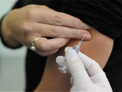 В РФ начата вакцинация детей и взрослых против гриппа