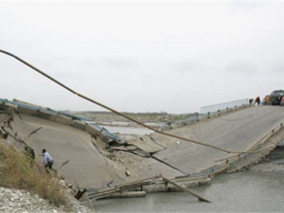 В Бурятии сегодня ночью рухнул 200-метровый мост через реку Хилок