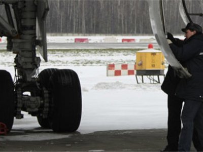 Boeing, совершил вынужденную посадку в аэропорту Красноярска