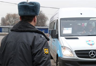 Полицейские, обстрелявшие из травматики маршрутку, задержаны в Петербурге