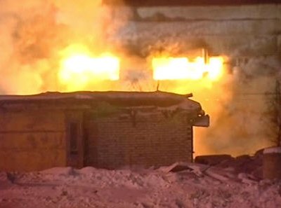 В Ханты-Мансийском округе горит завод по производству битума