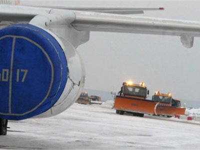 Из-за снегопада на Камчатке закрыт аэропорт Петропавловск-Камчатский