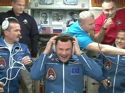 Экипаж МКС поздравил землян с Новым годом