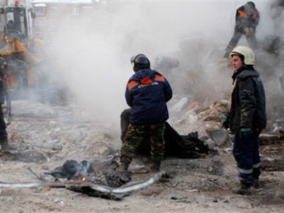 При пожаре в жилом доме Новокузнецка два человека погибли и восемь пострадали