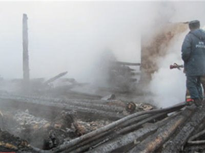 В Екатеринбурге сгорел барак с бригадой строителей