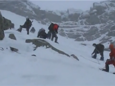 В Кемерово двое сноубордистов погибли попав под лавину снега