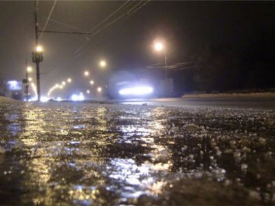 Ледяной дождь парализовал движение на улицах Москвы