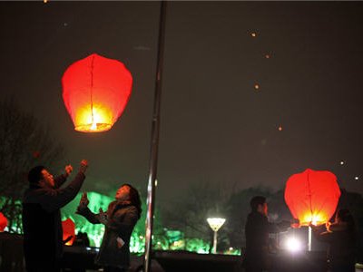 Миллионы китайцев этой ночью встречают новый год по Лунному календарю