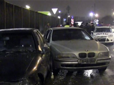 Водитель BMW сбил трех инспекторов ГИБДД