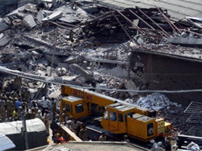 Число жертв обрушения здания в Индии достигло 28 человек