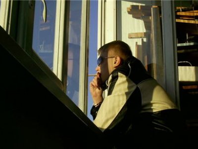 В Лос-Анджелесе за курение дома и на собственном балконе введен штраф