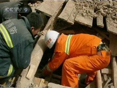 Землетрясение в Китае: число жертв стихии постоянно растет