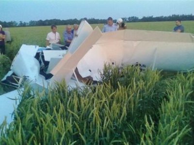 В Краснодарском крае при падении самолета 3 человека погибли
