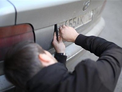 Кража государственных регистрационных знаков с автомашин процветает в ВАО