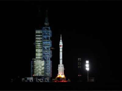 Запуск китайского пилотируемого космического корабля «Шэньчжоу-10»