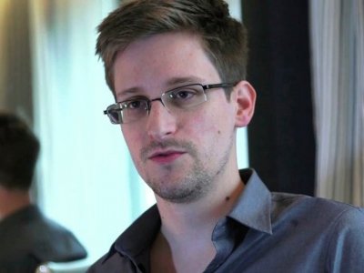 Отец Сноудена похвалил сына в открытом письме