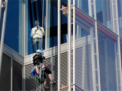 В Лондоне арестованы альпинистки, покорившие небоскреб «Шард» ради акции Greenpeace
