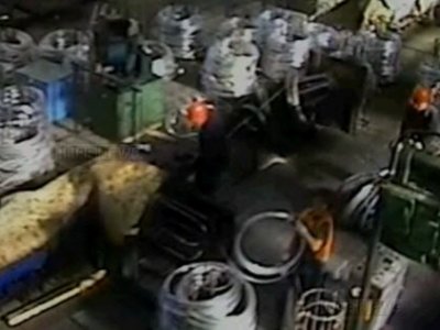 На Урале трагически погиб рабочий лишившись головы из-за сбоя оборудования