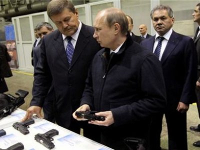 Владимир Путин посетил концерн «Калашников» который производит до 95% стрелкового оружия