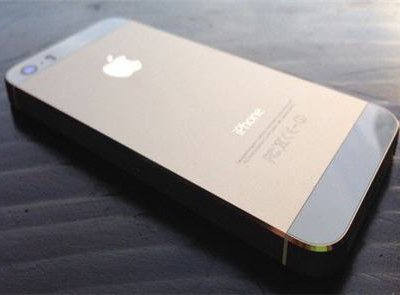 Спрос на iPhone5S истощил запасы Apple