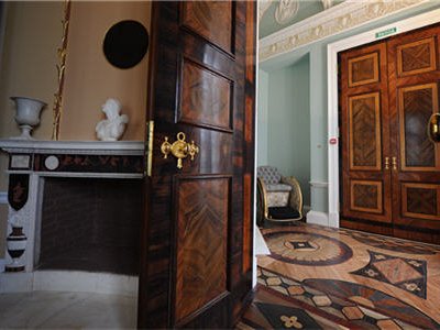 Агатовые комнаты в Царском Селе открылись после реставрации