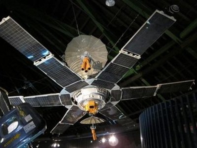 Российский спутник связи сойдет с орбиты и первого января рухнет на Землю