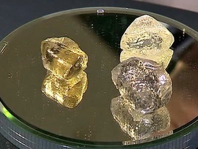 Сразу три крупных алмаза обнаружили старатели на одном месторождении Якутии