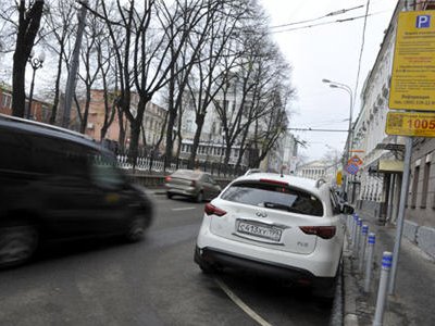 В декабре зона платных парковок в центре Москвы расширится до Садового кольца